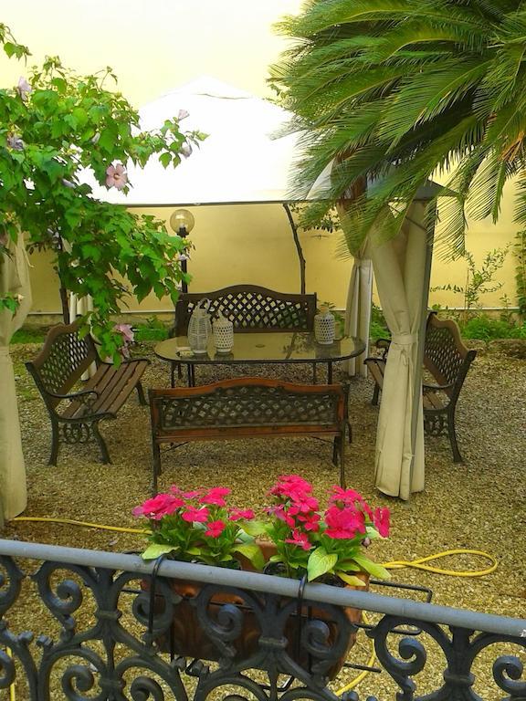 Giardino Della Melagrana Bed and Breakfast Florens Rum bild