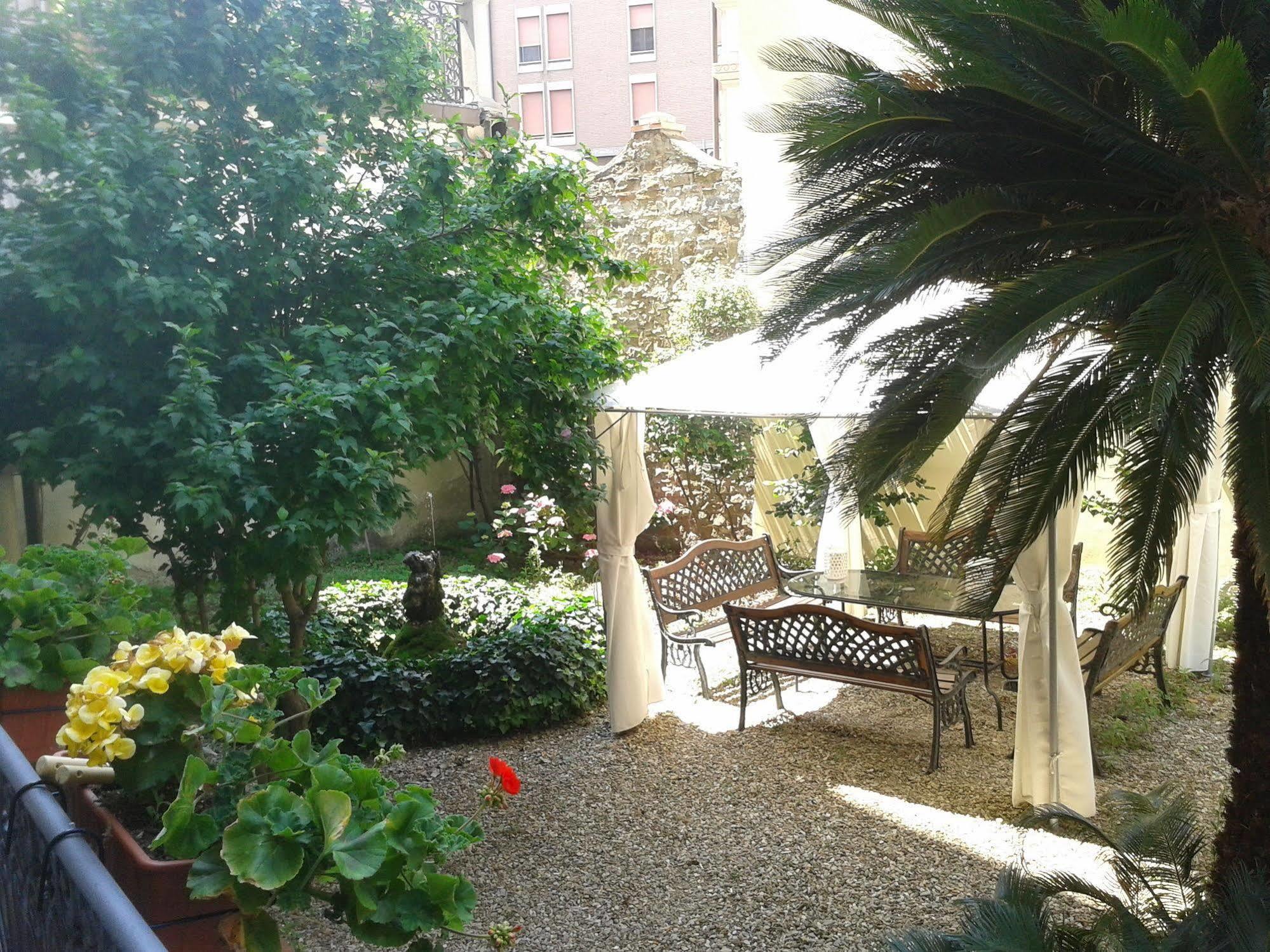 Giardino Della Melagrana Bed and Breakfast Florens Exteriör bild